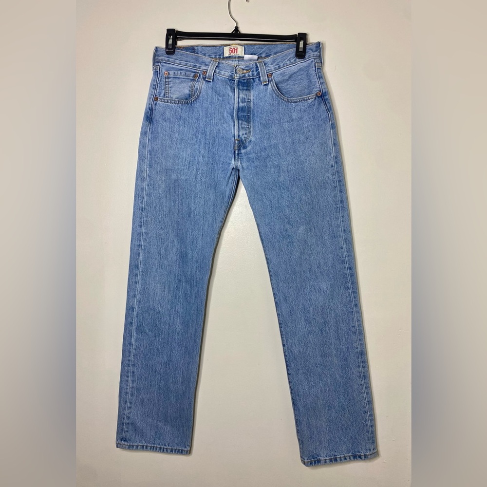 Levi’s 501 Straight Leg Button Fly Medium Wash Denim Blue Jeans Men’s 33x32